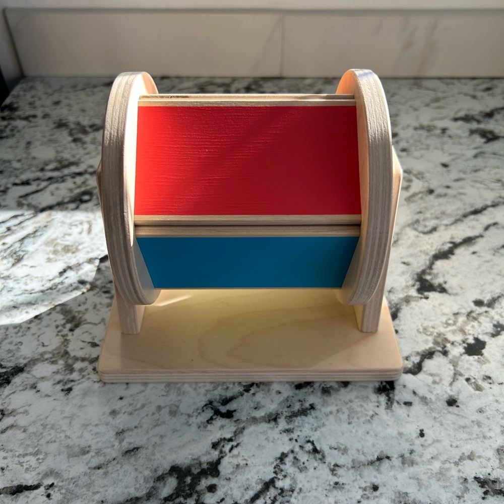 Lovevery Spinning Rainbow - Picture 3 of 3